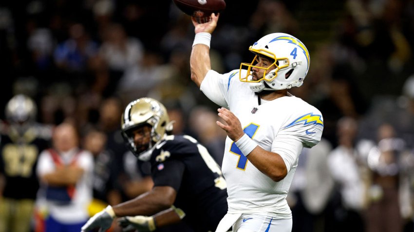 Lawrence, Jaguars rout ailing Herbert, Chargers 38-10