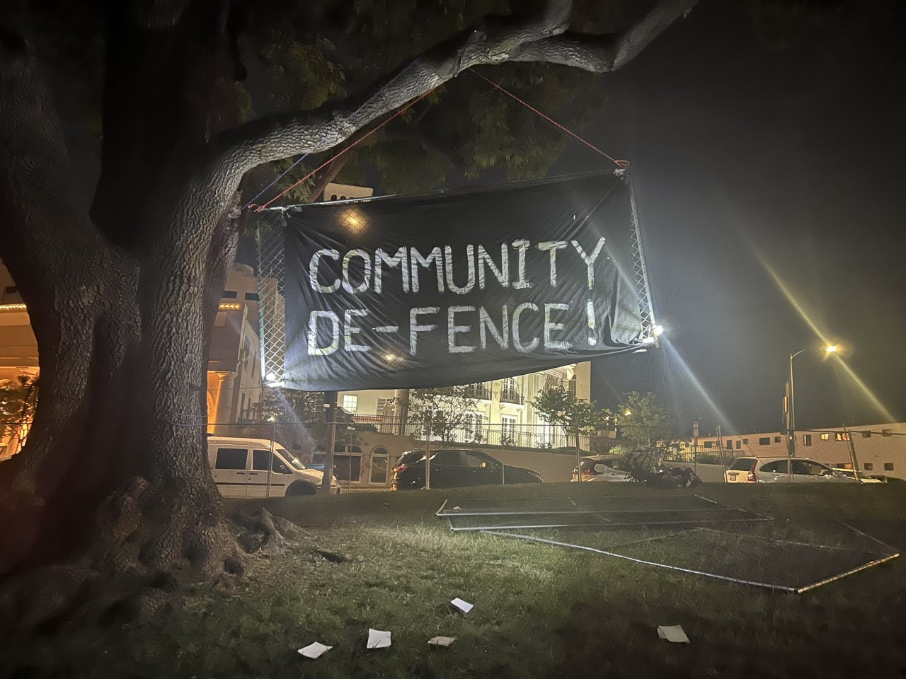 Butcher Mansion in spite of Fences Were Torn Down at Echo Park Sending a Message – NBC Los Angeles