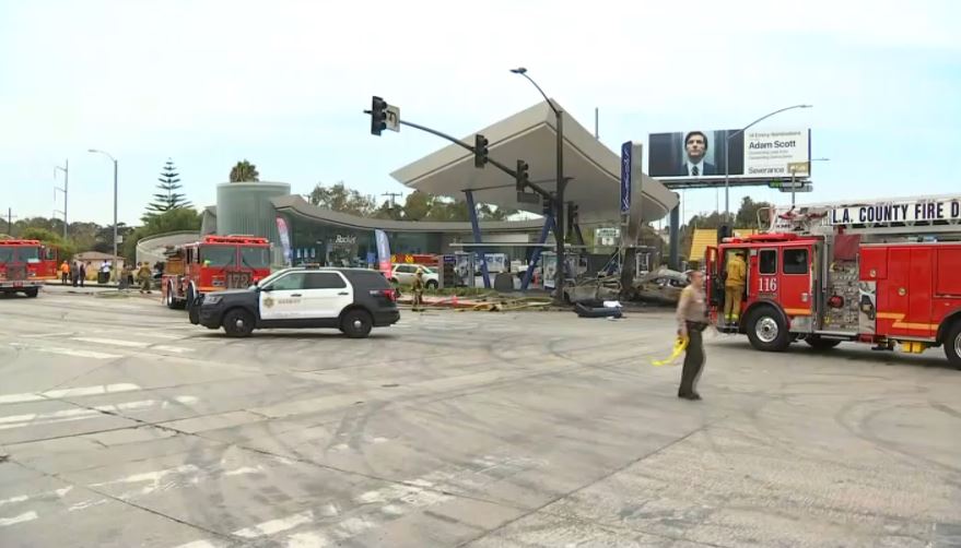 New Video Shows Horrific Fiery Multi-Car Crash at Windsor Hills Intersection That Killed 5 - NBC Southern California