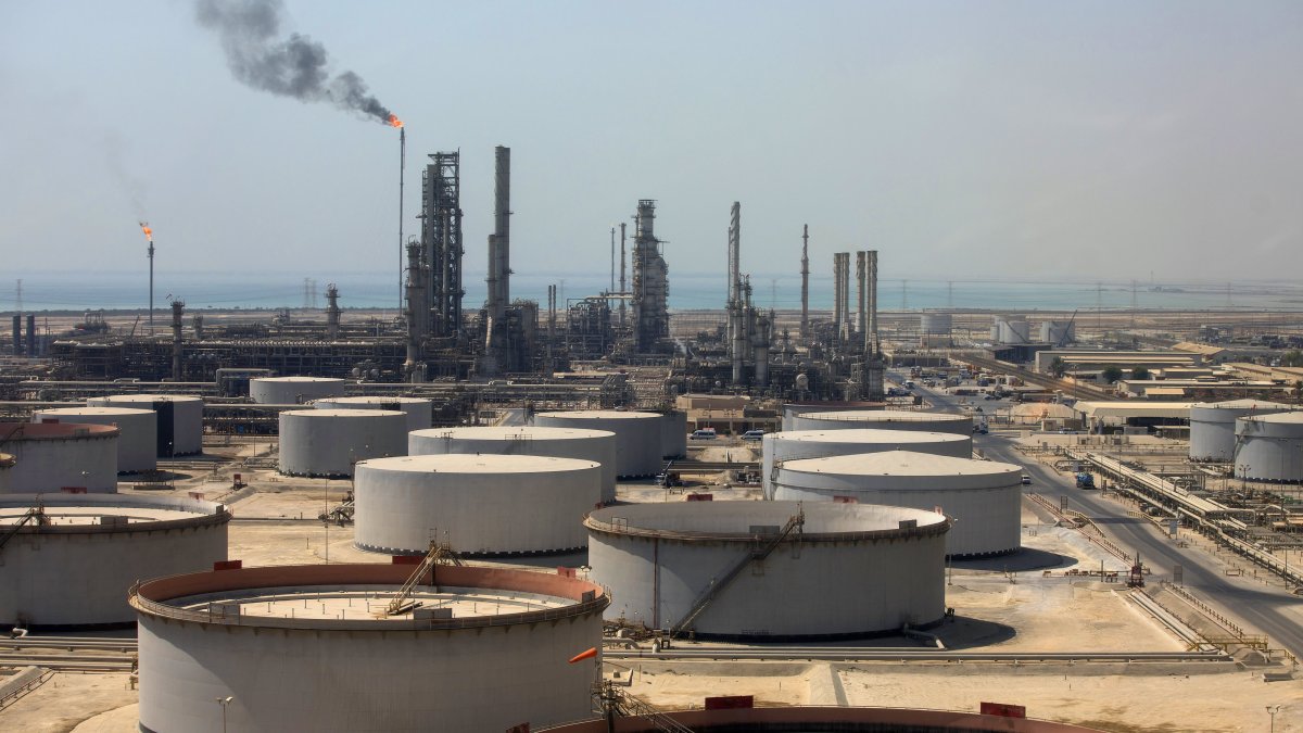 OPEC+ Output Cut Is Mostly a 'Political Snub' and Sends Symbolic Message, Analysts Say – NBC Los Angeles - Vimarsana News