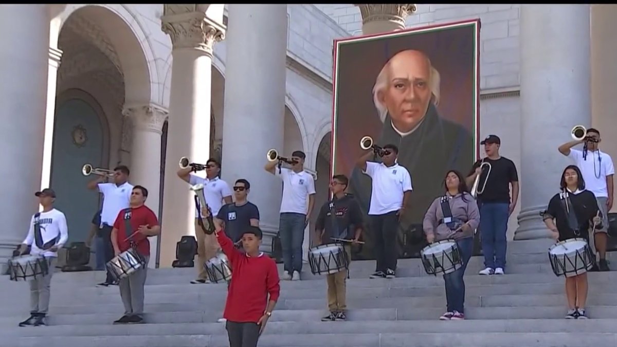 El Grito Celebration Marks Mexican Independence NBC Los Angeles