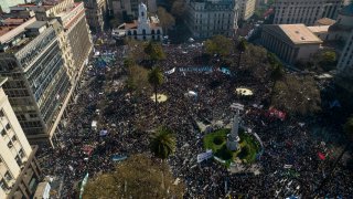 Supporters of Argentine Vice President Cristina Fernandez