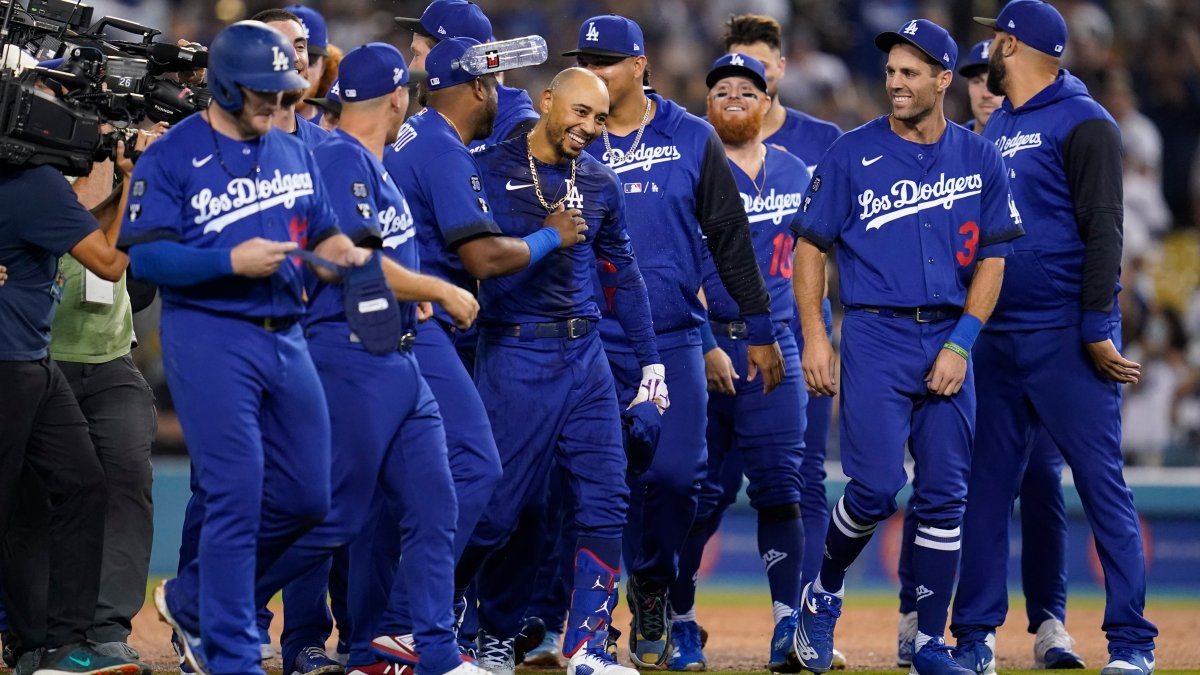 Dodgers lean on back-to-back HRs to rally past D-backs