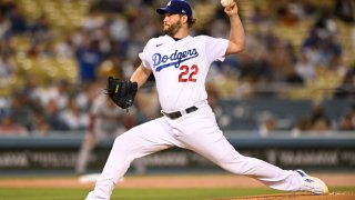 Dodgers defeat Diamondbacks 5-2