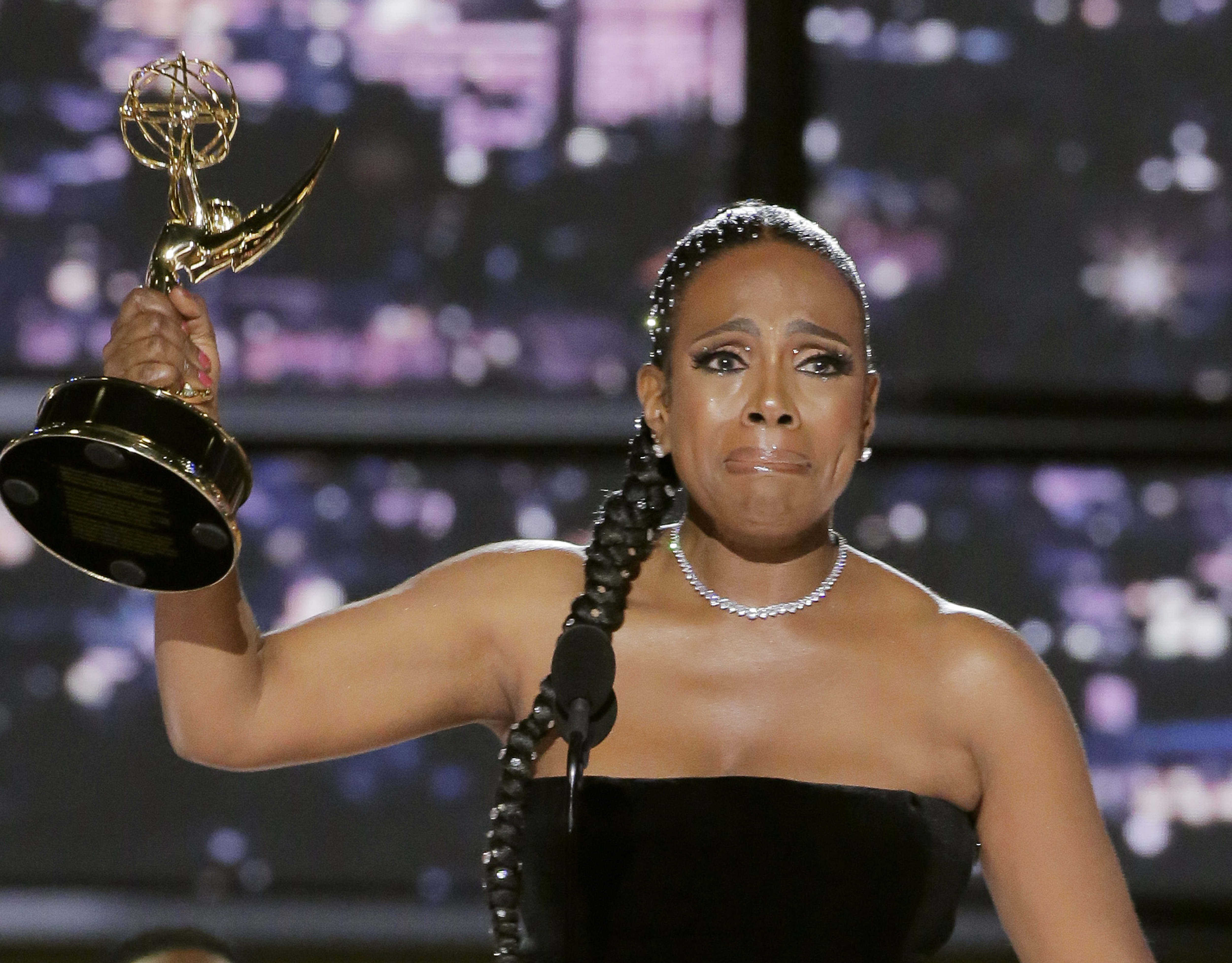 Best Emmys 2022 Moments: Sheryl Lee Ralph Sings, Jennifer Coolidge Dances Off – NBC Los Angeles - Vimarsana News