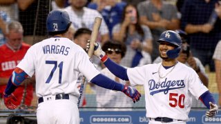 Did Manuel's early hook for Pedro spur Dodgers?