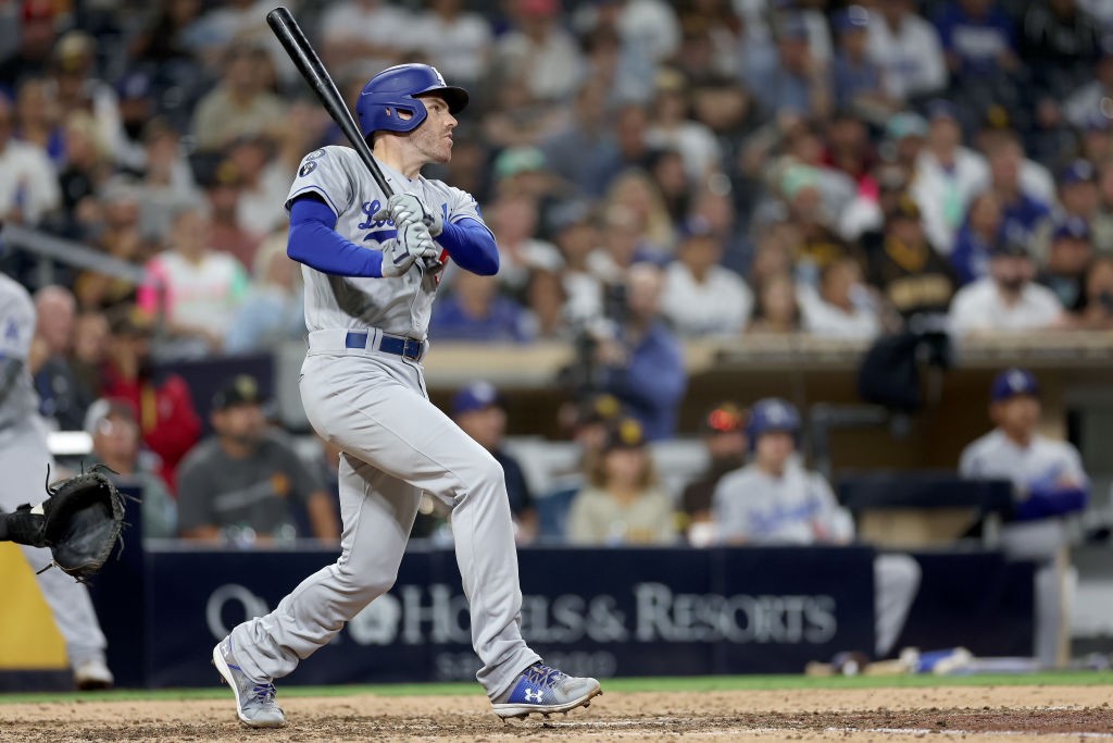 Freddie Freeman's RBI Single in 10th Inning Gives Dodgers Franchise Record 107th Win