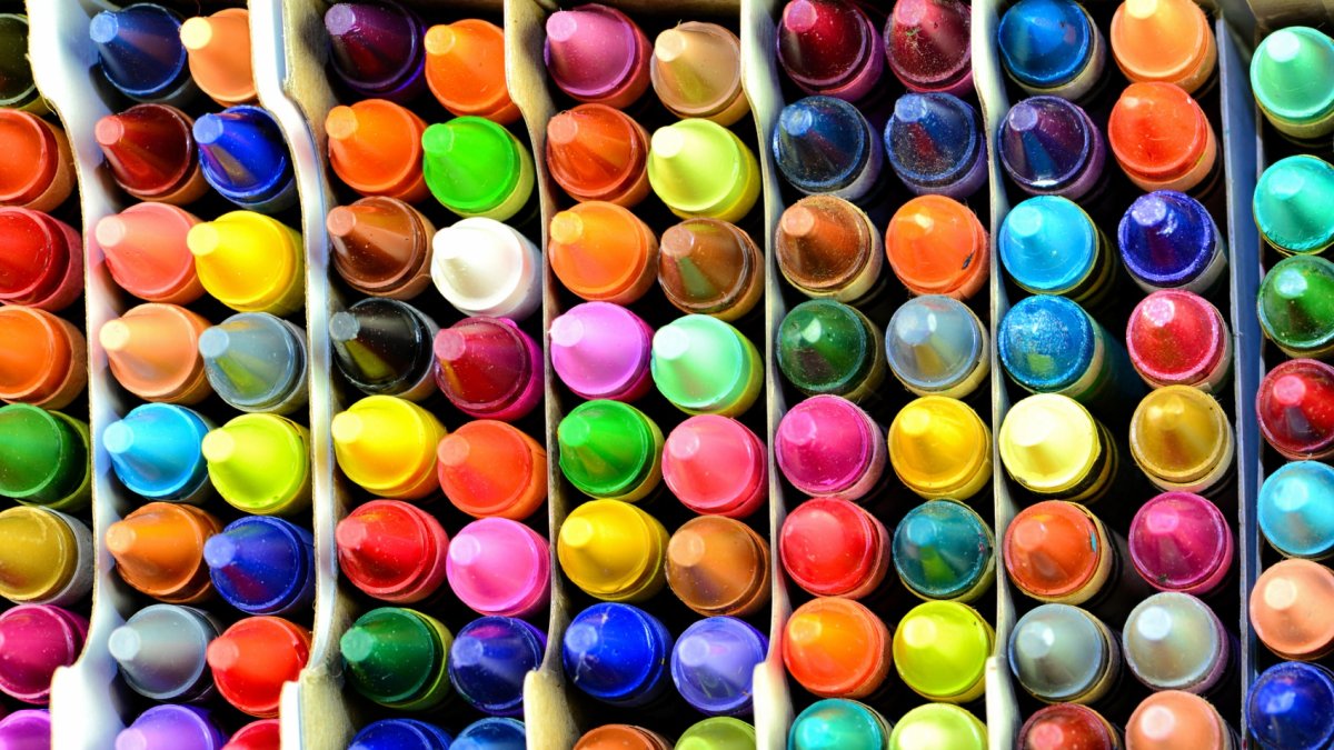 Sort Crayons and Help Kids’ Hospitals at a GiveBack Happy Hour NBC