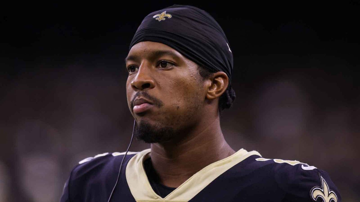 Saints QB Jameis Winston injured by Devin White horse collar tackle