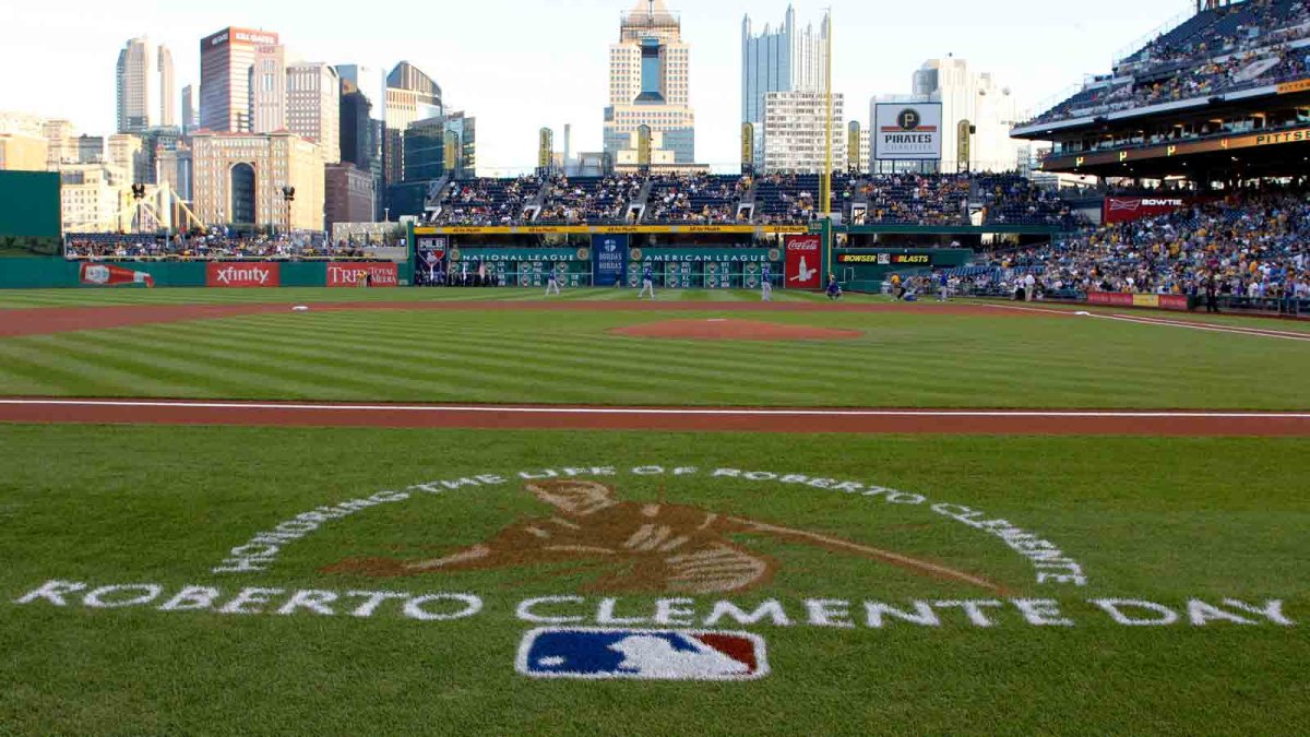 Hispanic Heritage Month: Roberto Clemente tops list of baseball's