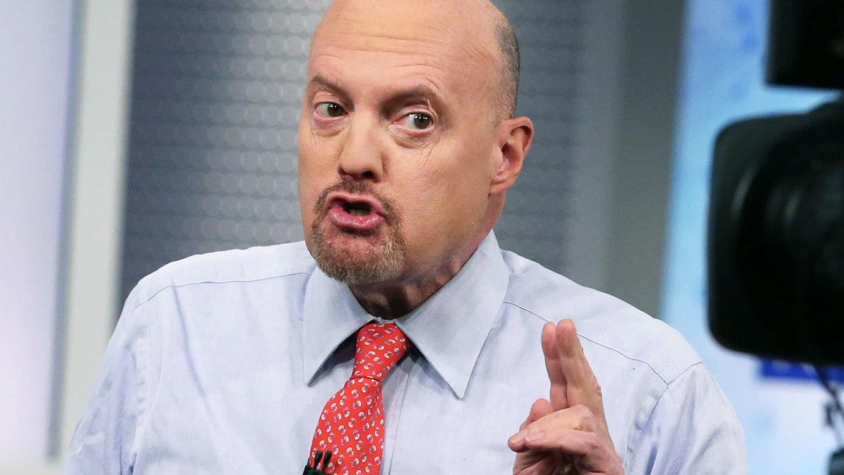 'Hold Your Nose and Sell' to Brace for a Possible Market Downturn, Jim Cramer Says – NBC Los Angeles - Vimarsana News