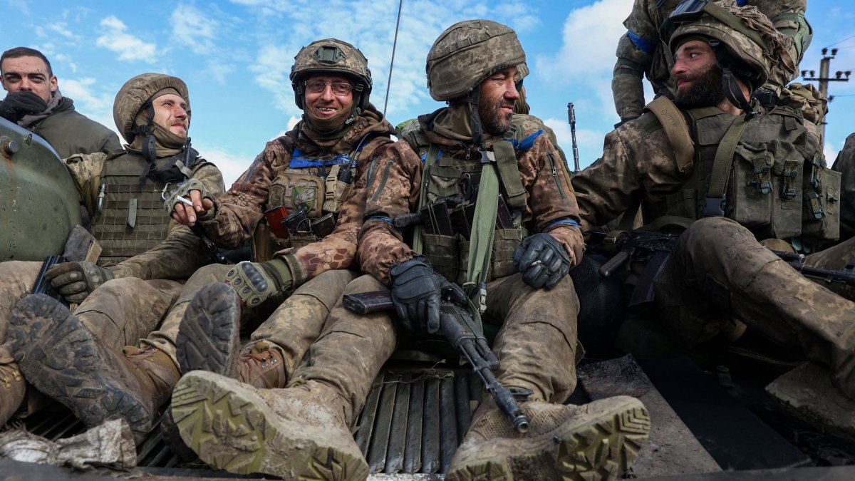 Ukraine Takes Back Dozens of Towns in 'Annexed' Regions; Putin Is 'Out of Moves,' Ex-CIA Chief Says – NBC Los Angeles - Vimarsana News