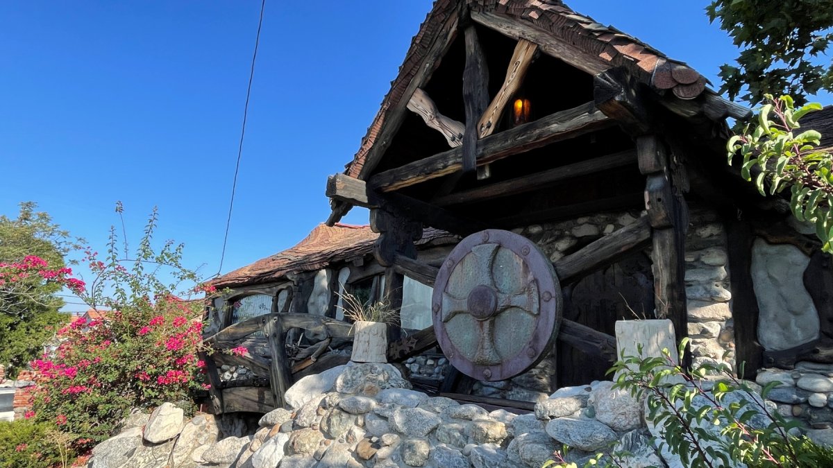 An Enchanting New Tour Explores LA's Charming 'Witch Houses' – NBC Los Angeles - Vimarsana News