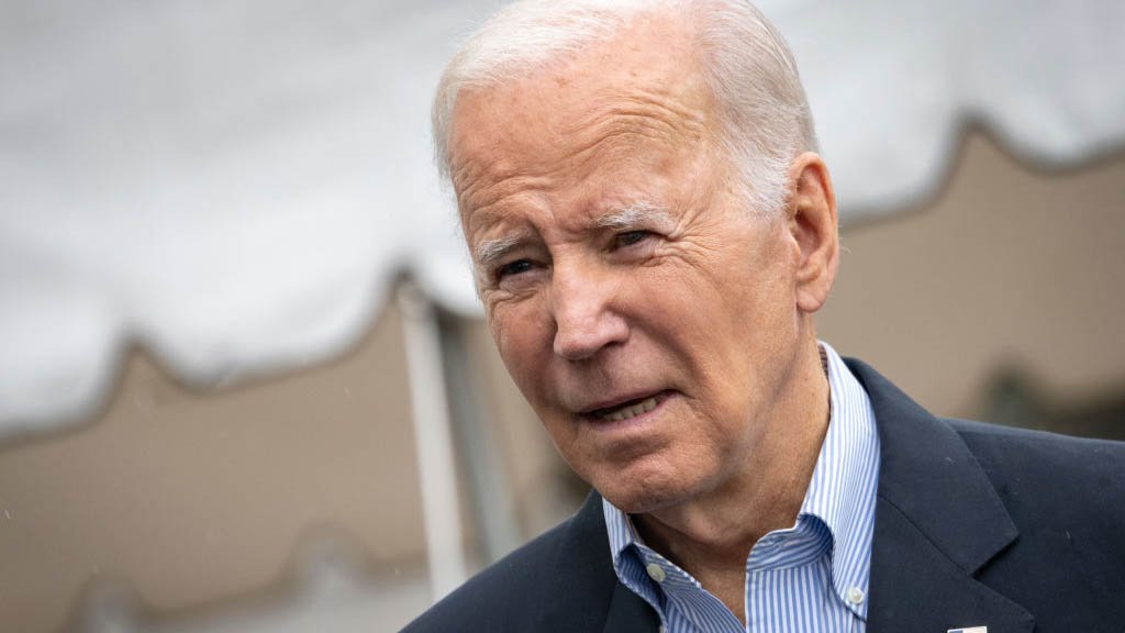 Conservative Business Group Sues Biden Administration Over Student Loan Foregiveness Plan – NBC Los Angeles - Vimarsana News