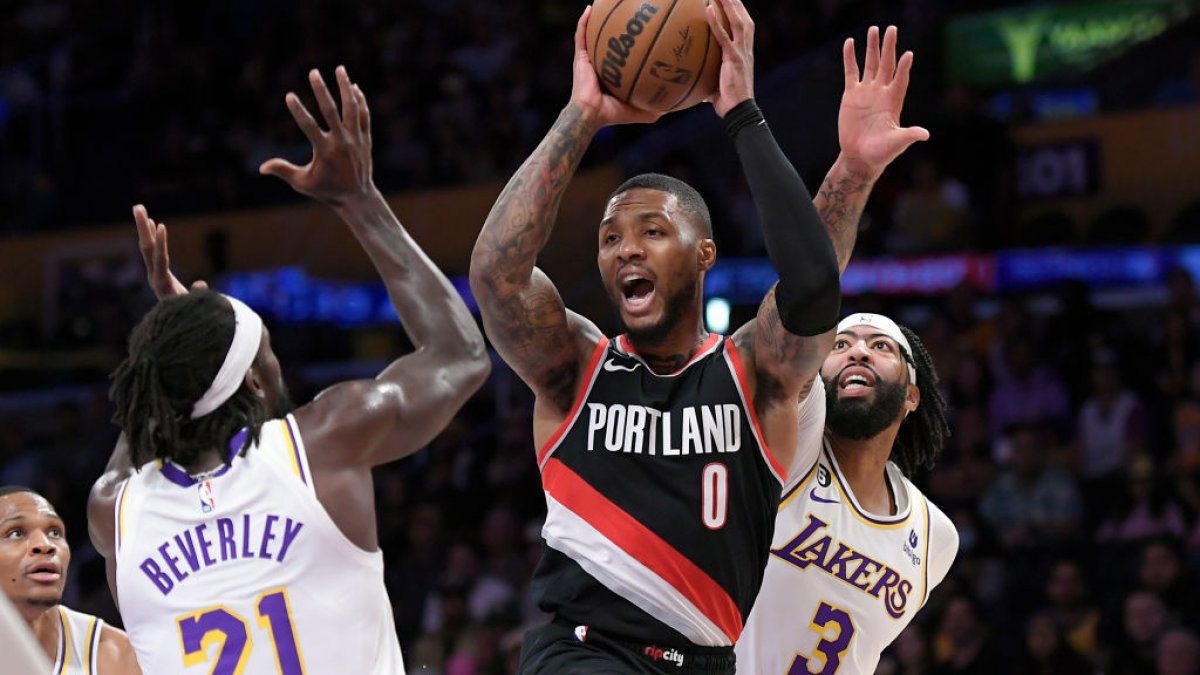 Lakers have no answer for Damian Lillard in loss at Portland - Los Angeles  Times