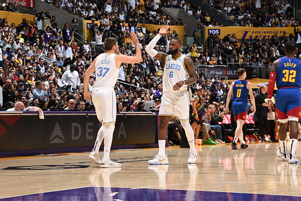 LeBron James Helps Lakers Win For First Time This Season 121-110