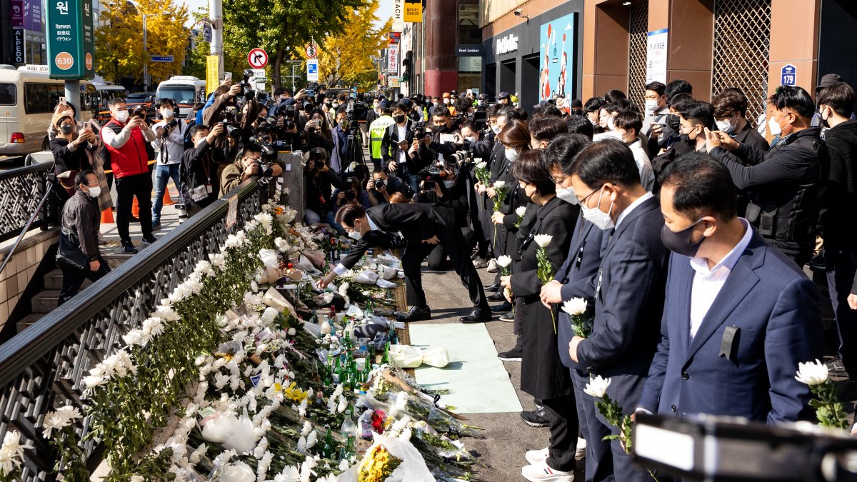 Lee Ji-han, K-Pop Singer, Killed in Seoul Crowd Crush – NBC Los Angeles