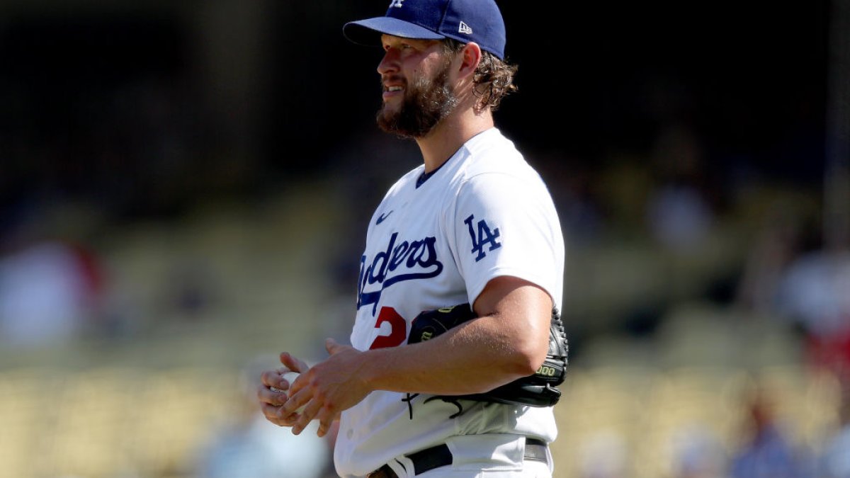 Twins beat Dodgers' heavy-hearted Clayton Kershaw