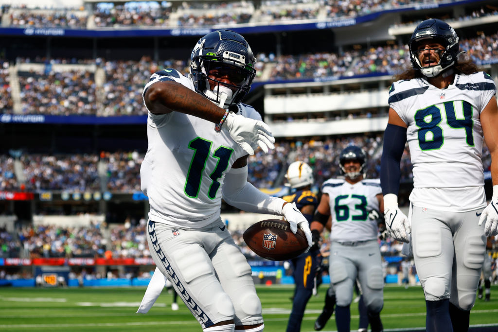 Walker, Goodwin lead Seahawks to 37-23 win over Chargers - The