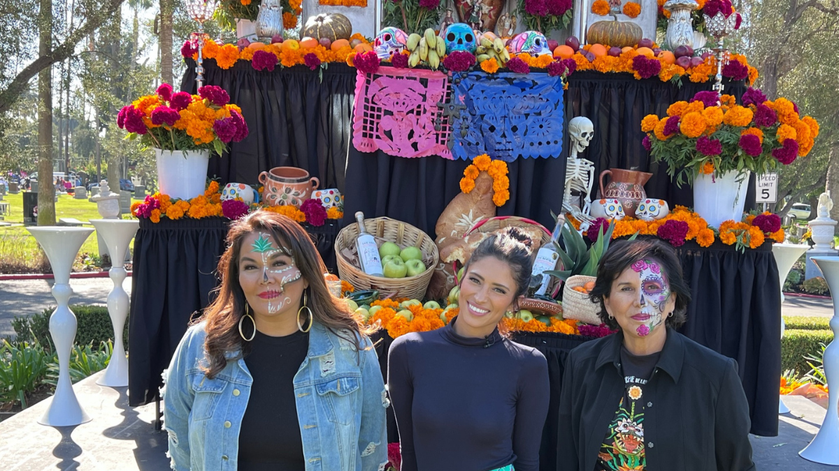 Hollywood Forever Cemetery Honors Loved Ones on Día de los Muertos