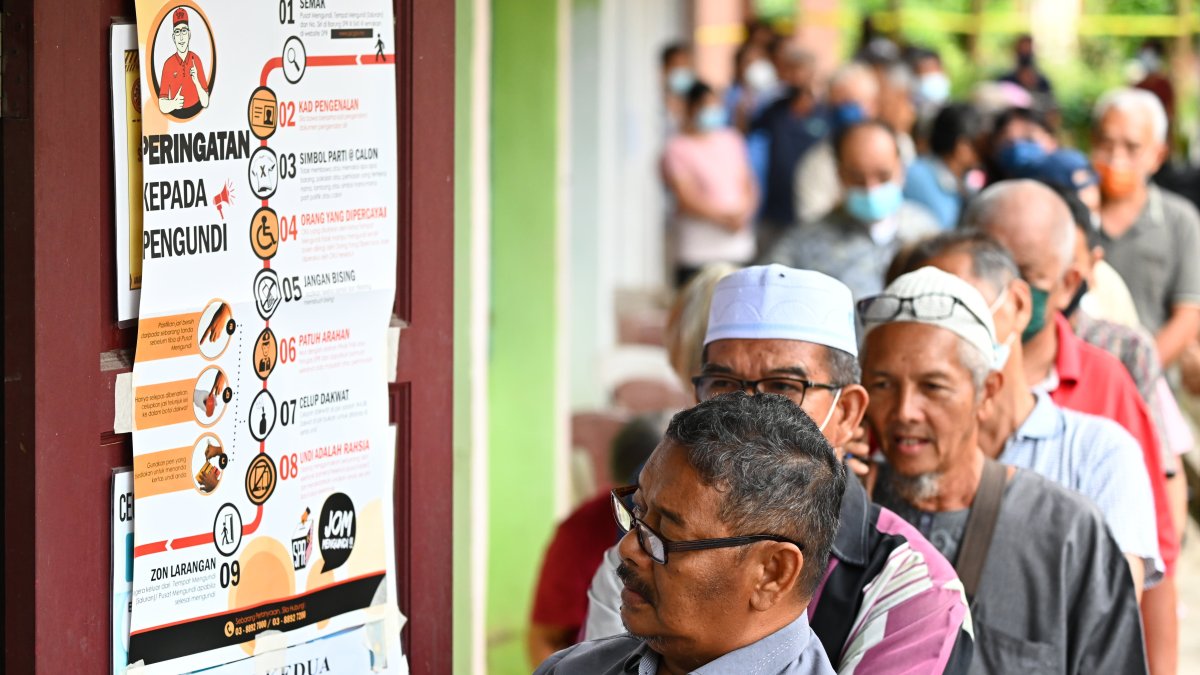 Malaysia's Barisan Nasional Will Not Support Leading Coalitions in Forming Government - Vimarsana News