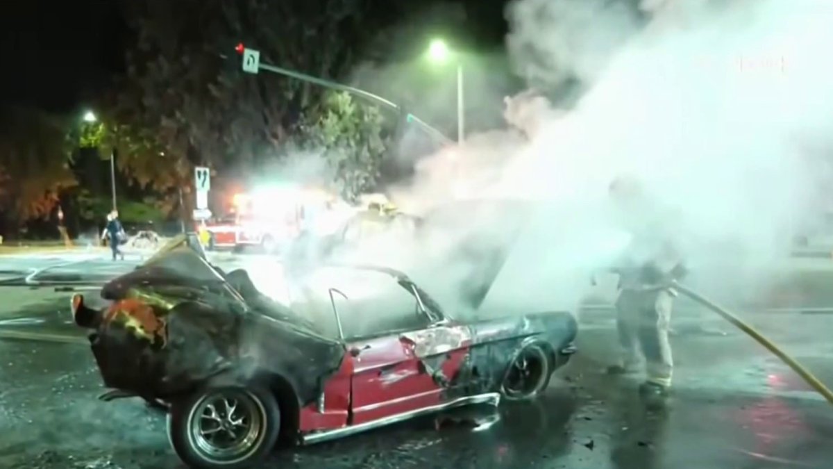 Fiery Deadly Crash in Woodland Hills – NBC Los Angeles