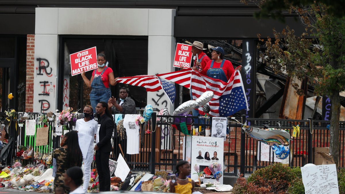 Atlanta to Pay $1M Settlement to Family of Rayshard Brooks – NBC Los Angeles - Vimarsana News