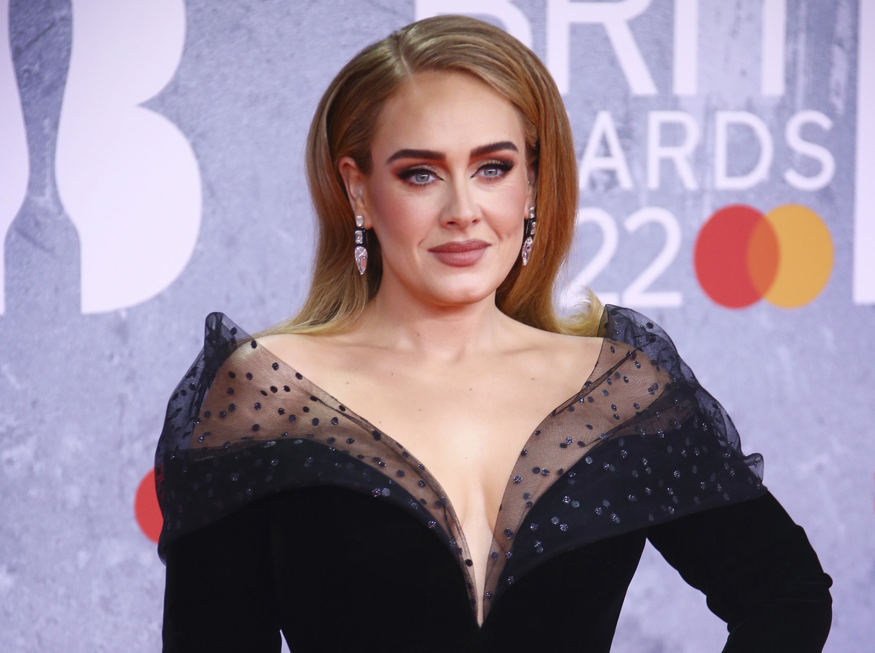 Adele Says She's 'Highly Emotional, Incredibly Nervous' Ahead of Las Vegas Debut – NBC Los Angeles - Vimarsana News