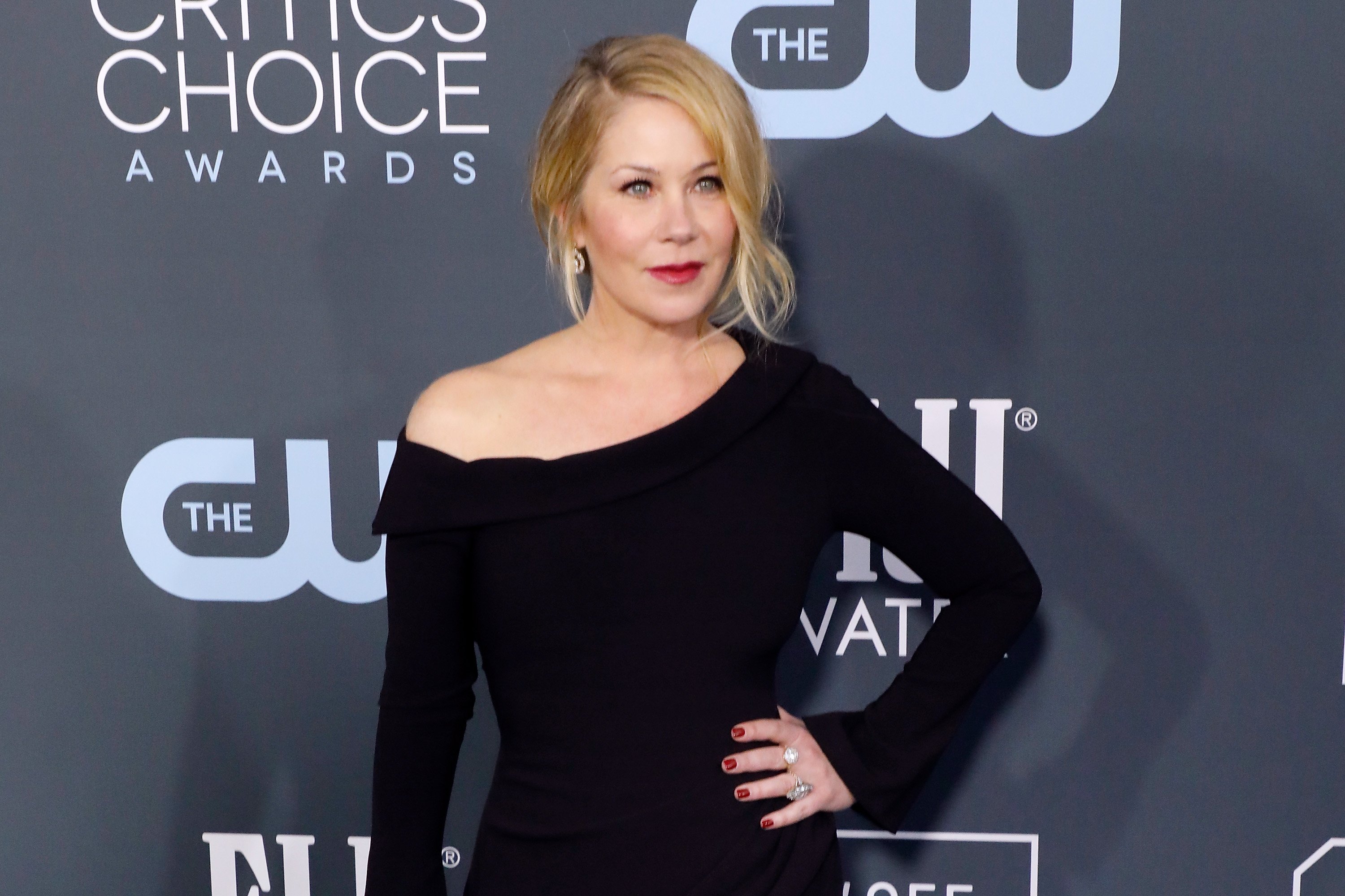 Christina Applegate's Hollywood Walk of Fame Star to Be Unveiled as She Makes Her First Appearance Since MS Diagnosis - Vimarsana News