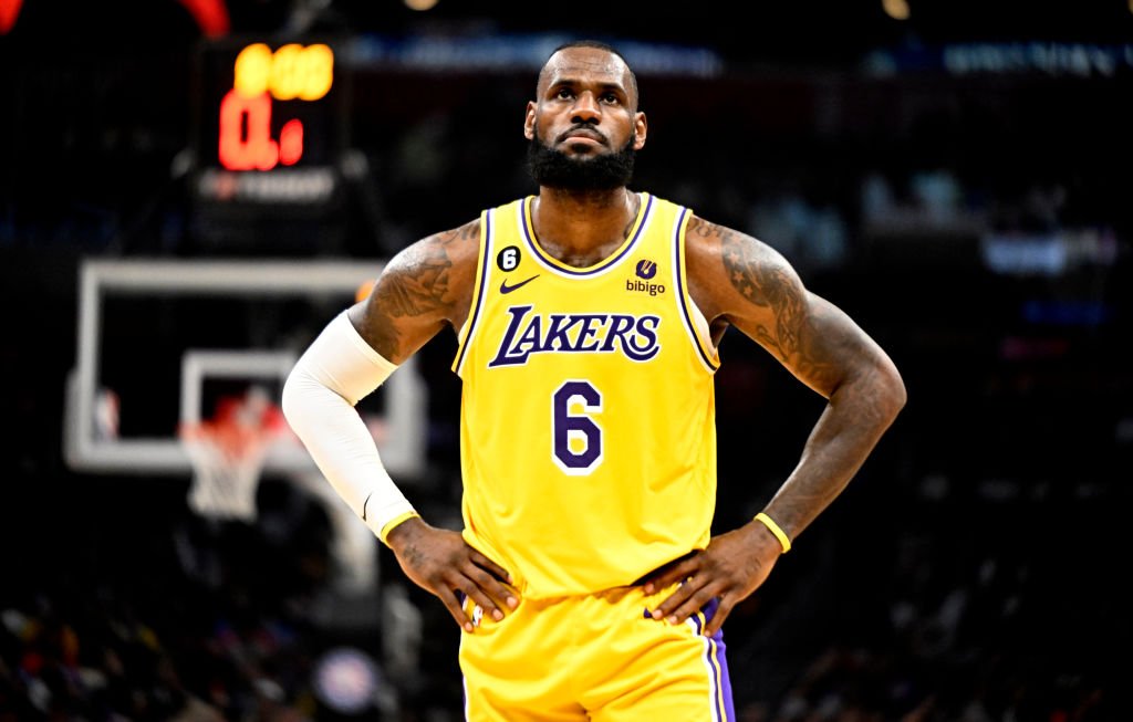 Twitter Struggles With Accounts Impersonating People Like LeBron James – NBC Los Angeles - Vimarsana News