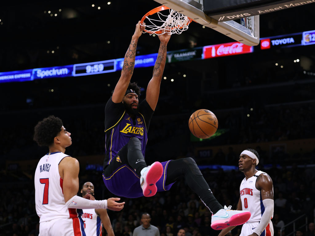 Anthony Davis Dominates Again as Lakers Beat Pistons 128-121 For 2nd Straight Win