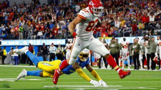 Travis Kelce Scores 3 Touchdowns, Chiefs Rally Past Chargers 30-27 – NBC  Los Angeles