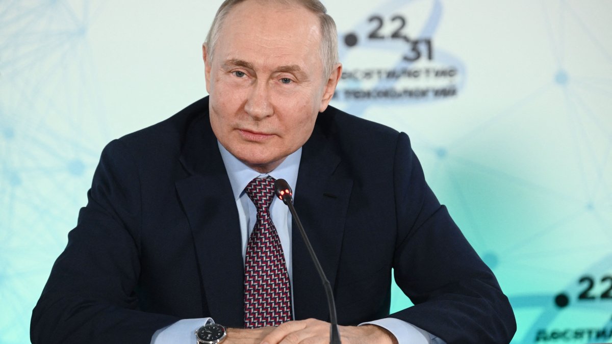 Kremlin Says Putin Open to Talks; Zelenskyy Aide Says Up to 13,000 Ukrainian Soldiers Killed in War - Vimarsana News