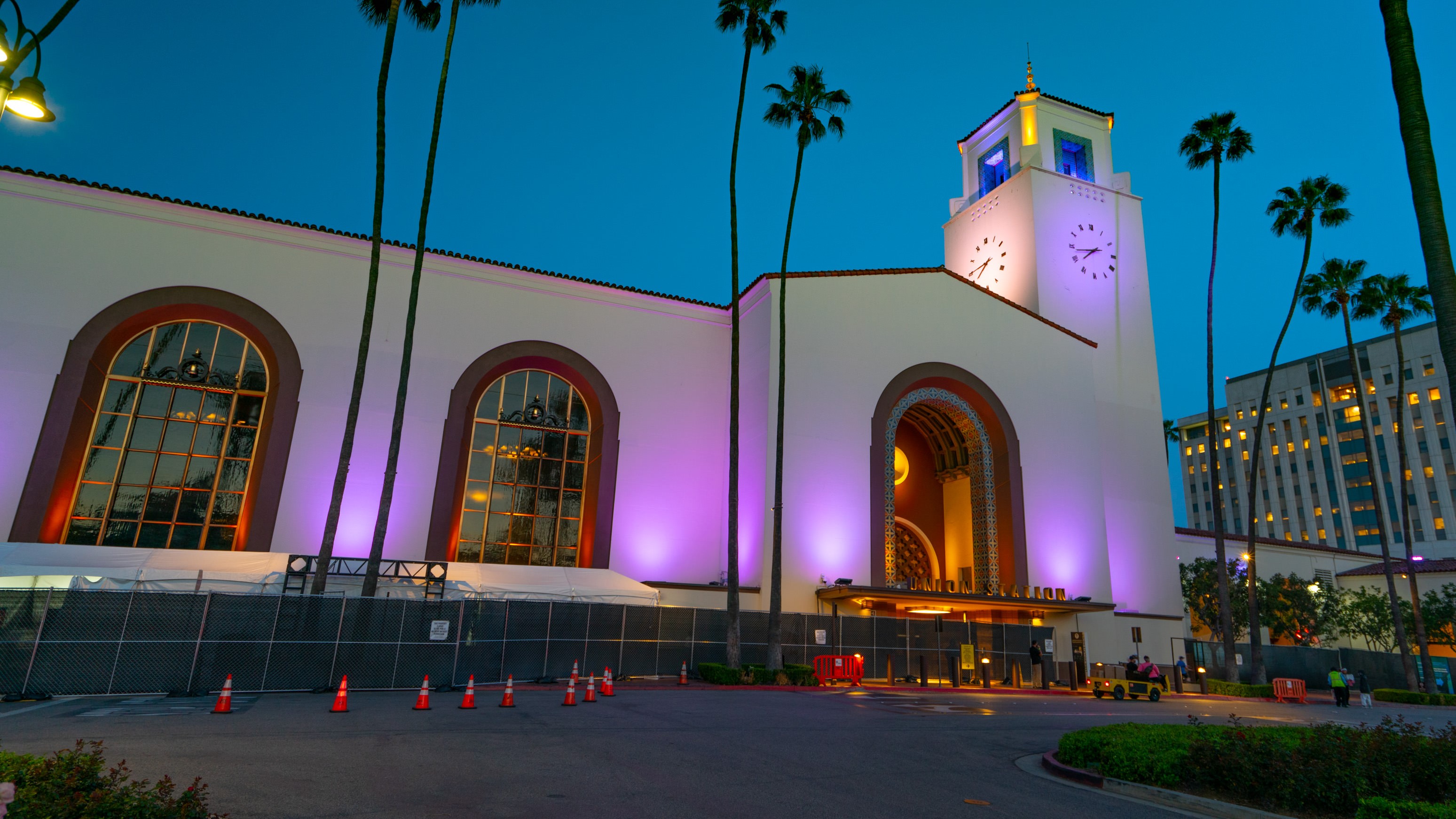 why-these-la-landmarks-are-glowing-red-nbc-los-angeles-news-shine