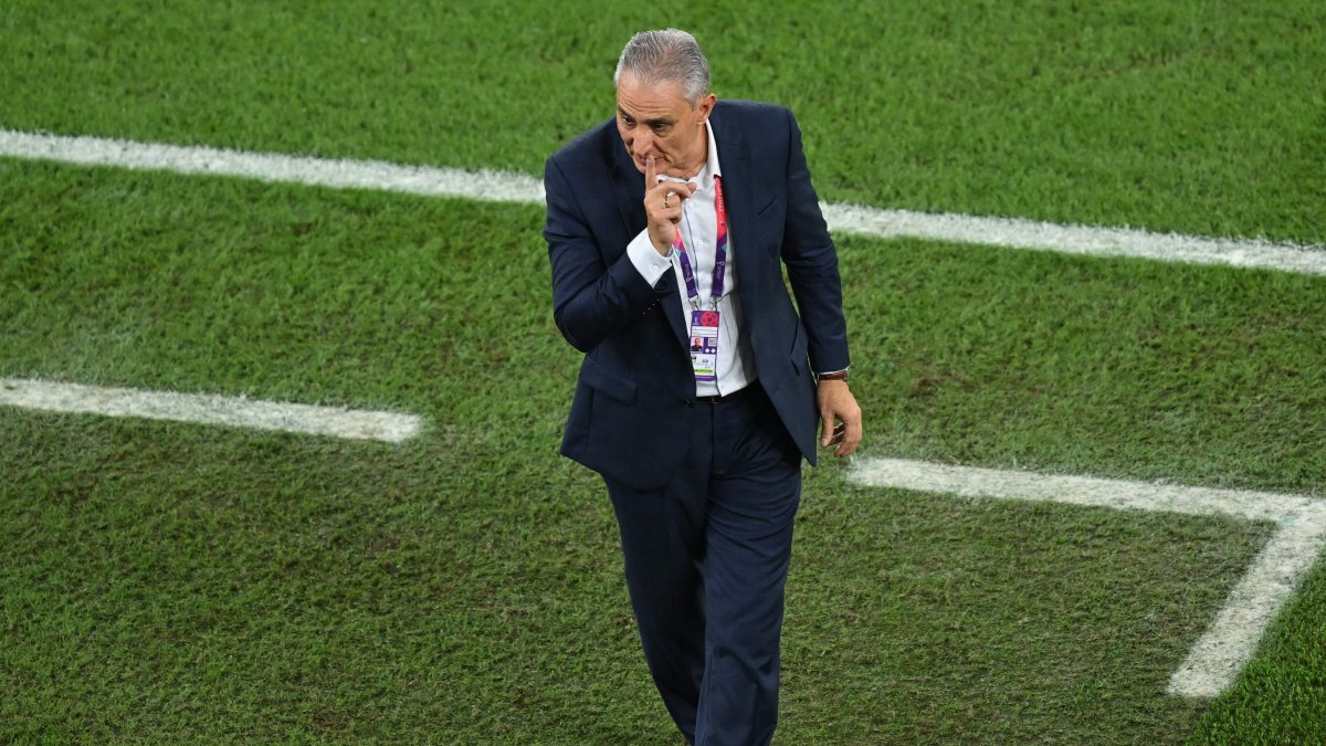 Brazil Manager Joins Dance Celebration for Third Goal Vs. South Korea