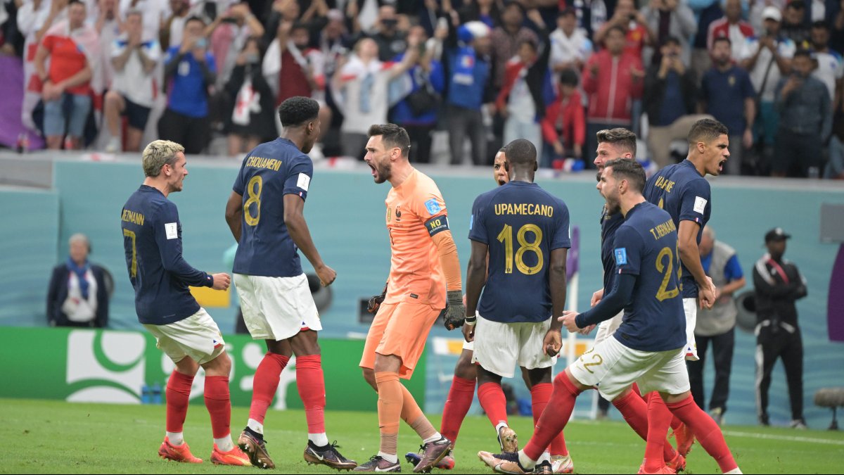 La France mène l’Angleterre 2-1 en action et se qualifie pour les demi-finales de la Coupe du monde – NBC Los Angeles
