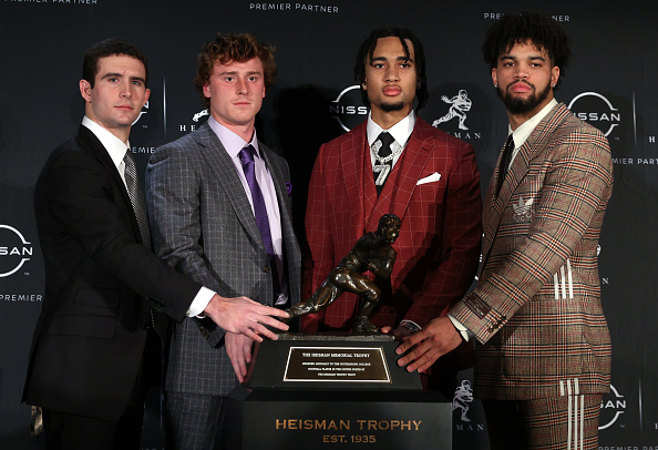 Usc Qb Caleb Williams Wins 2022 Heisman Trophy