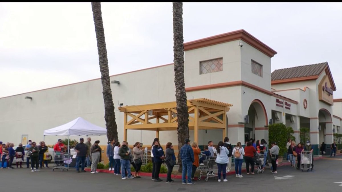 Tamale Season: Line Wraps Around Downey Market for Masa – NBC Los Angeles