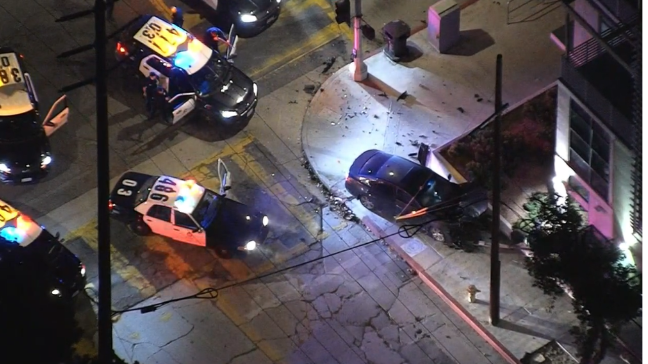 At Least Five Arrested After Pursuit Ends in Crash in Lincoln Heights