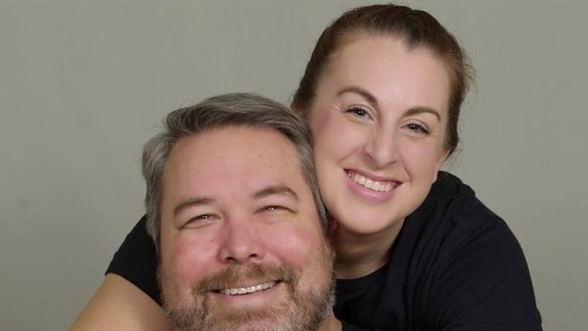 Navy Veteran Gives Her Ex-Husband the Gift of Life With Kidney Donation