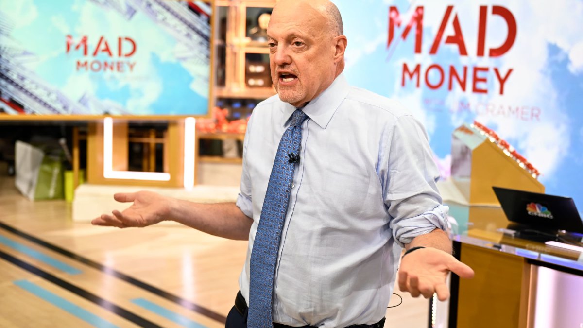 Jim Cramer Says More Tech Layoffs Are Coming After Salesforce Cuts 10% of Its Headcount - Vimarsana News