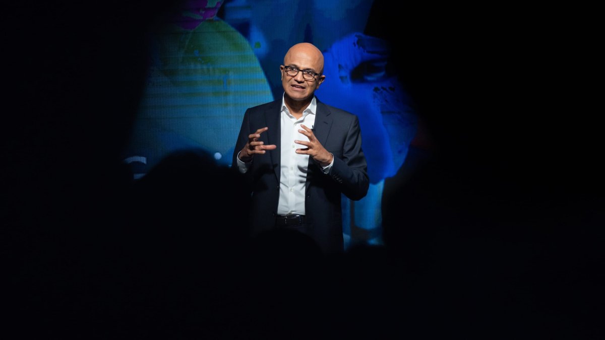 Microsoft Is Laying Off 10,000 Employees - Vimarsana News