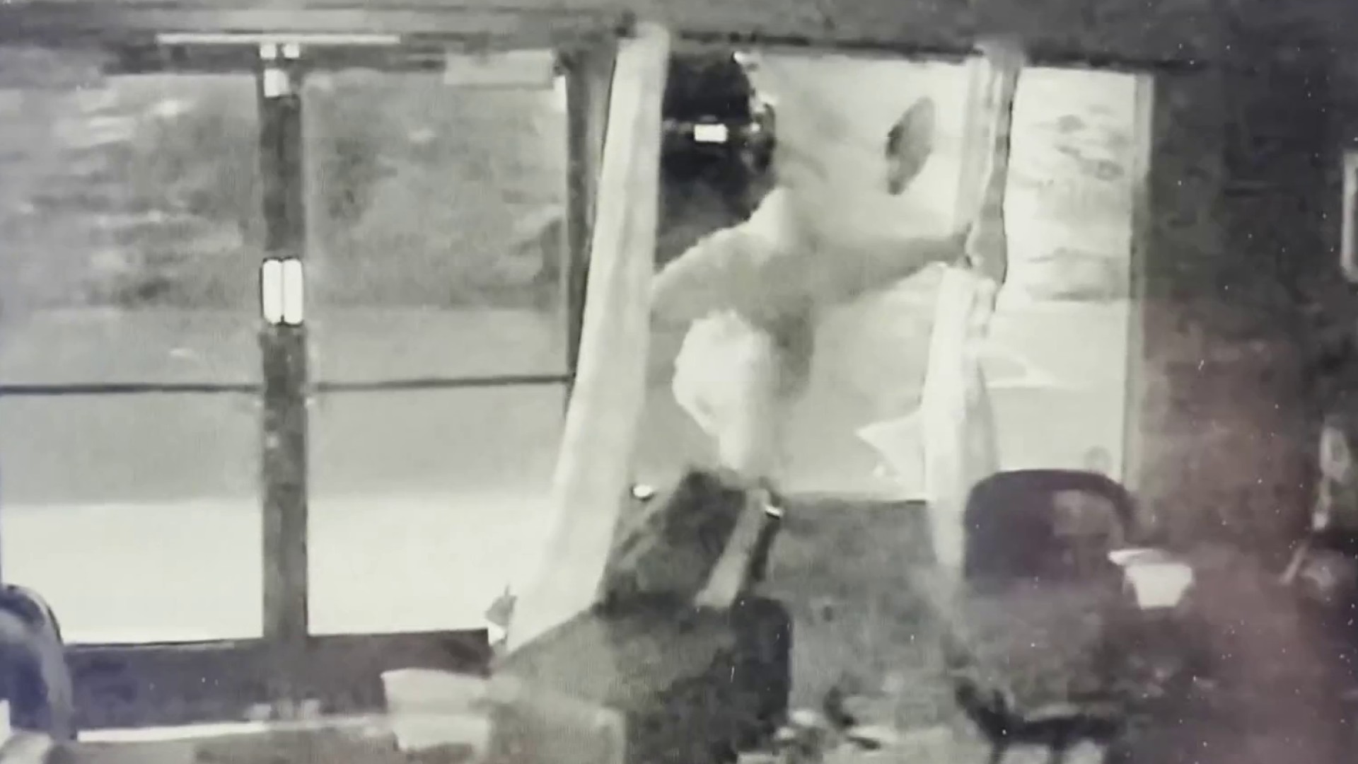 Thieves Use Pickup Truck to Drag Away ATM in California Heist Caught on Video