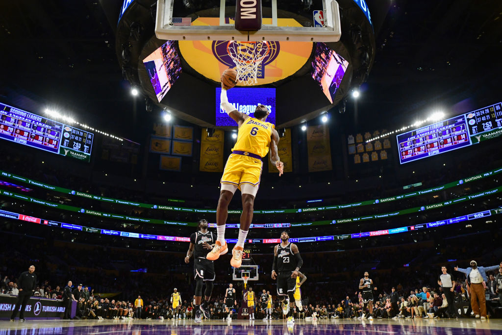 LeBron James Scores 46 Points, Makes History in Lakers 133-115