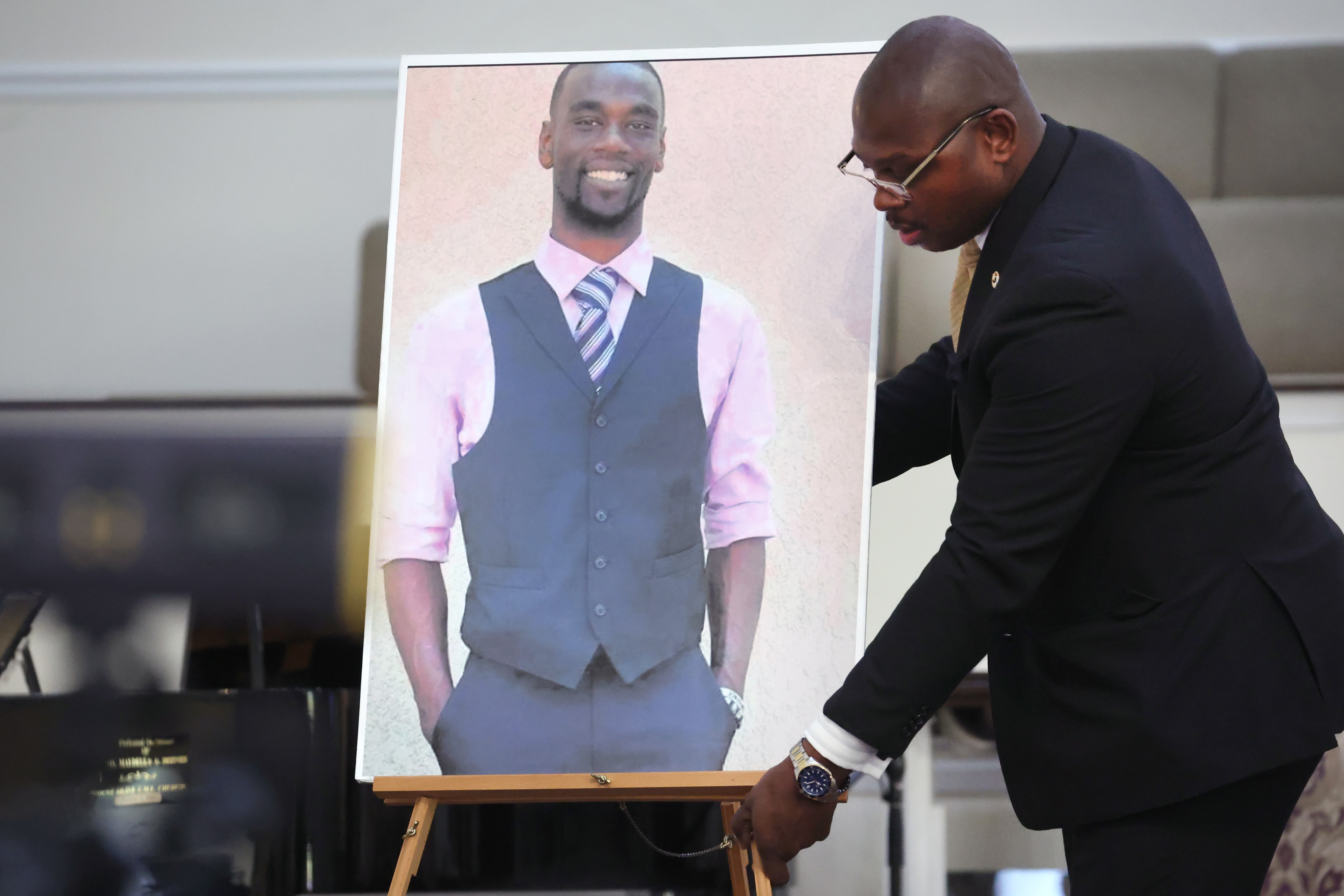 DA drops at least 30 cases that involved officers charged in Tyre Nichols’ death – NBC Los Angeles