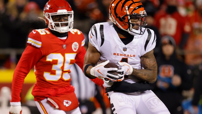 Joe Mixon's NSFW reaction to Bills Chiefs AFC Championship tickets sold