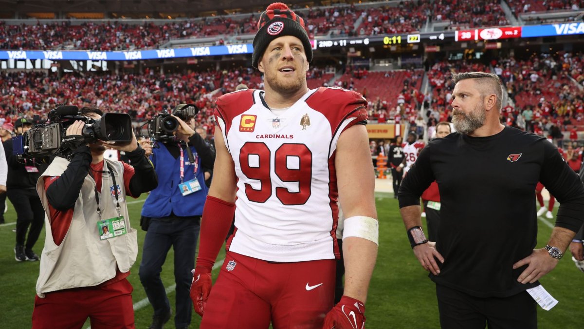J.J. Watt Brought to Tears by Surprise Tribute Video Before Final NFL(00)