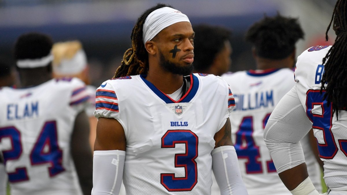 What happened to Bills' Damar Hamlin? What we know after his collapse – NBC  Sports Chicago