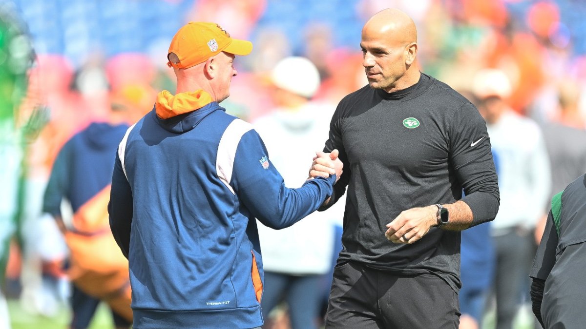 Jets hire former Broncos coach Hackett as offensive co-ordinator