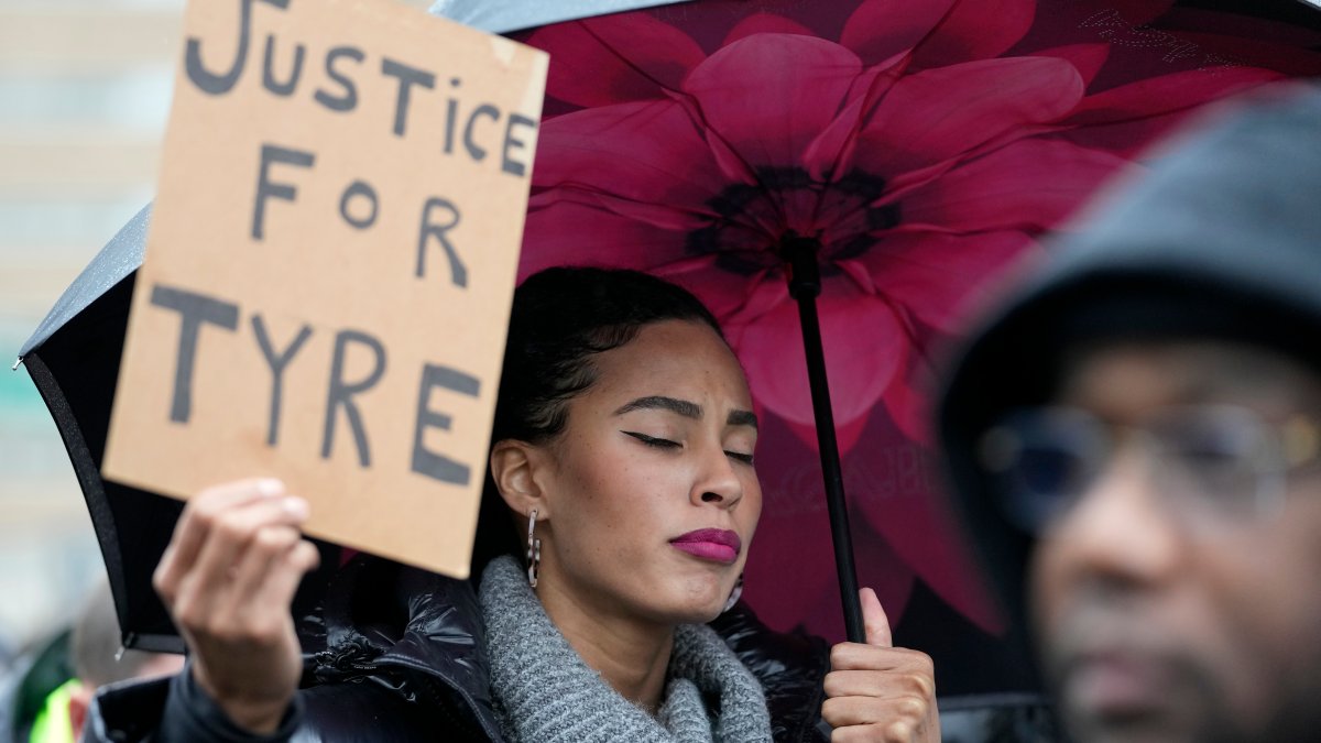 Tyre Nichols Fatal Beating: Licenses Suspended for 2 Fired EMTs – NBC Los Angeles - Vimarsana News